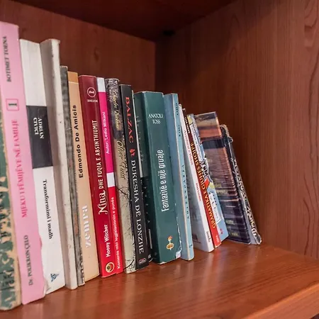 Vintage And Warm 2br In * Tirana