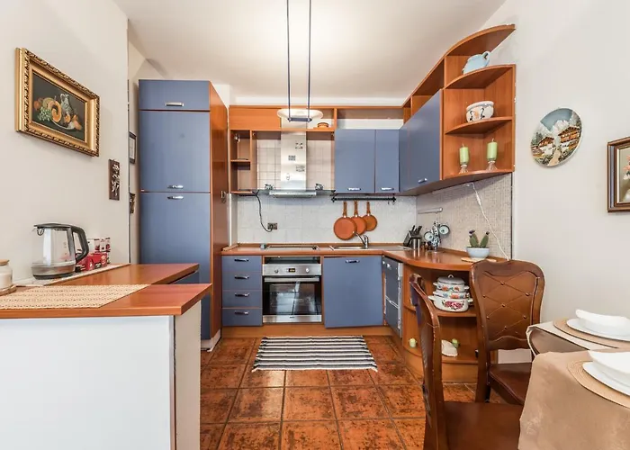 Vintage And Warm 2br In Appartement
