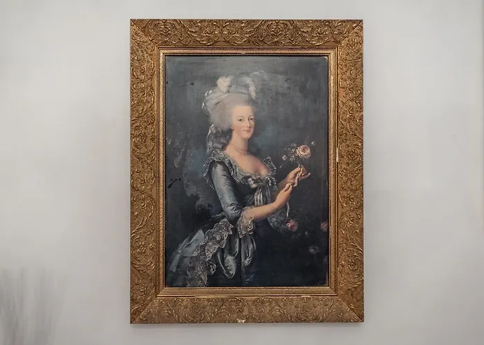 דירה Vintage And Warm 2br In *