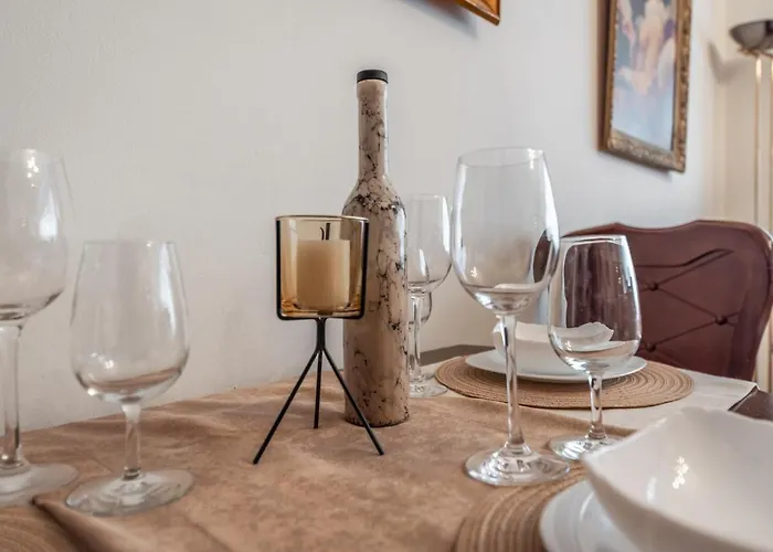 דירה Vintage And Warm 2br In *