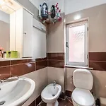 Vintage And Warm 2br In Appartement Tirana