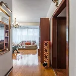 Vintage And Warm 2br In Appartement