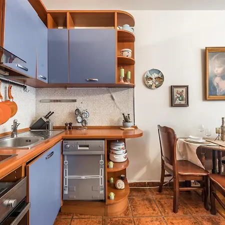 Apartmán Vintage And Warm 2br In *