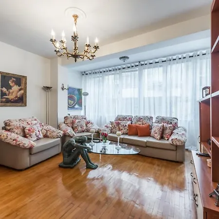 Vintage And Warm 2br In Tirana