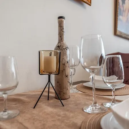 Apartmán Vintage And Warm 2br In *