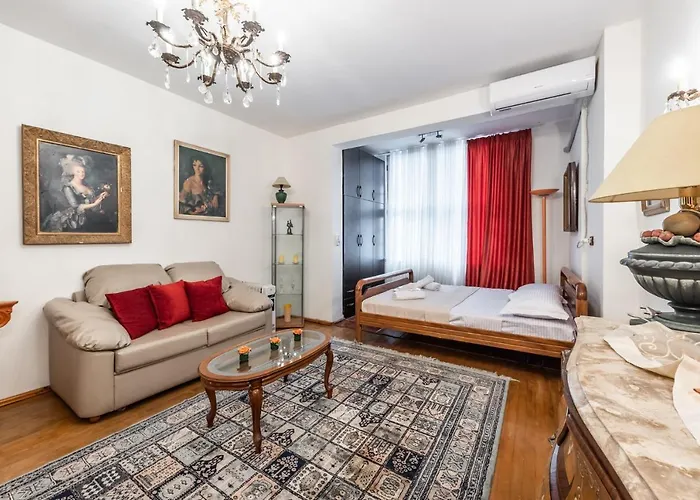 Vintage And Warm 2br In Apartment