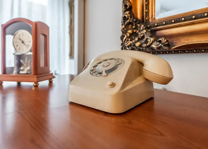 Vintage And Warm 2br In Apartman